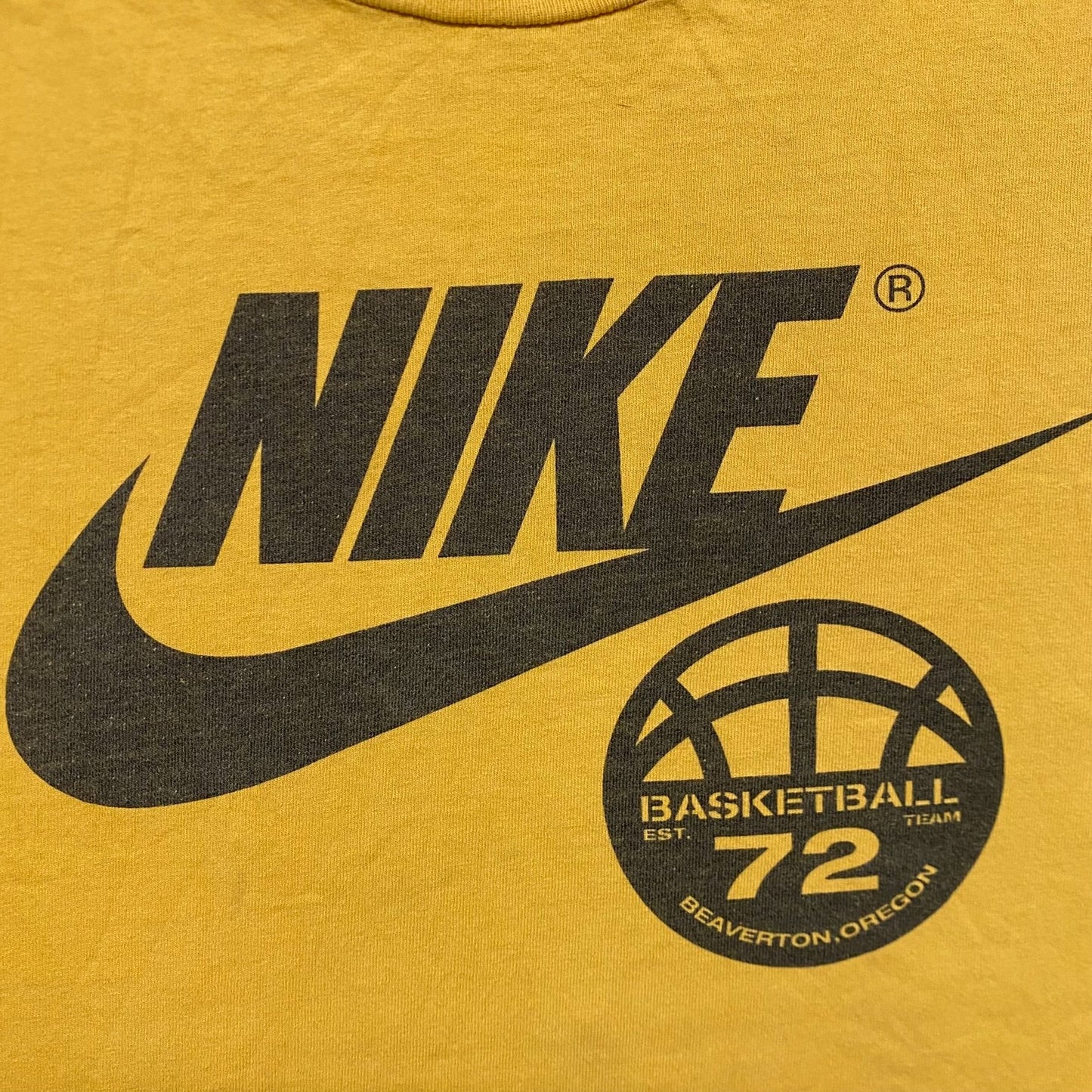 Vintage Y2K Nike Swoosh Basketball Athletic Baggy Yellow Tee