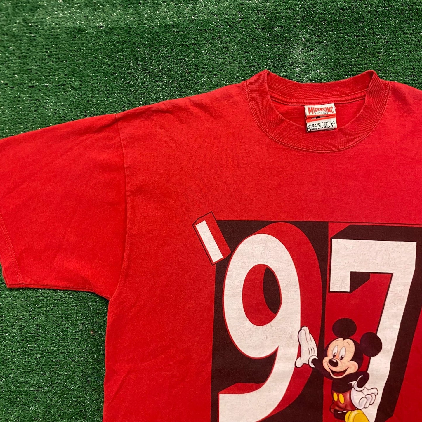 Vintage 90s Mickey Mouse Essential Disney Cartoon T-Shirt