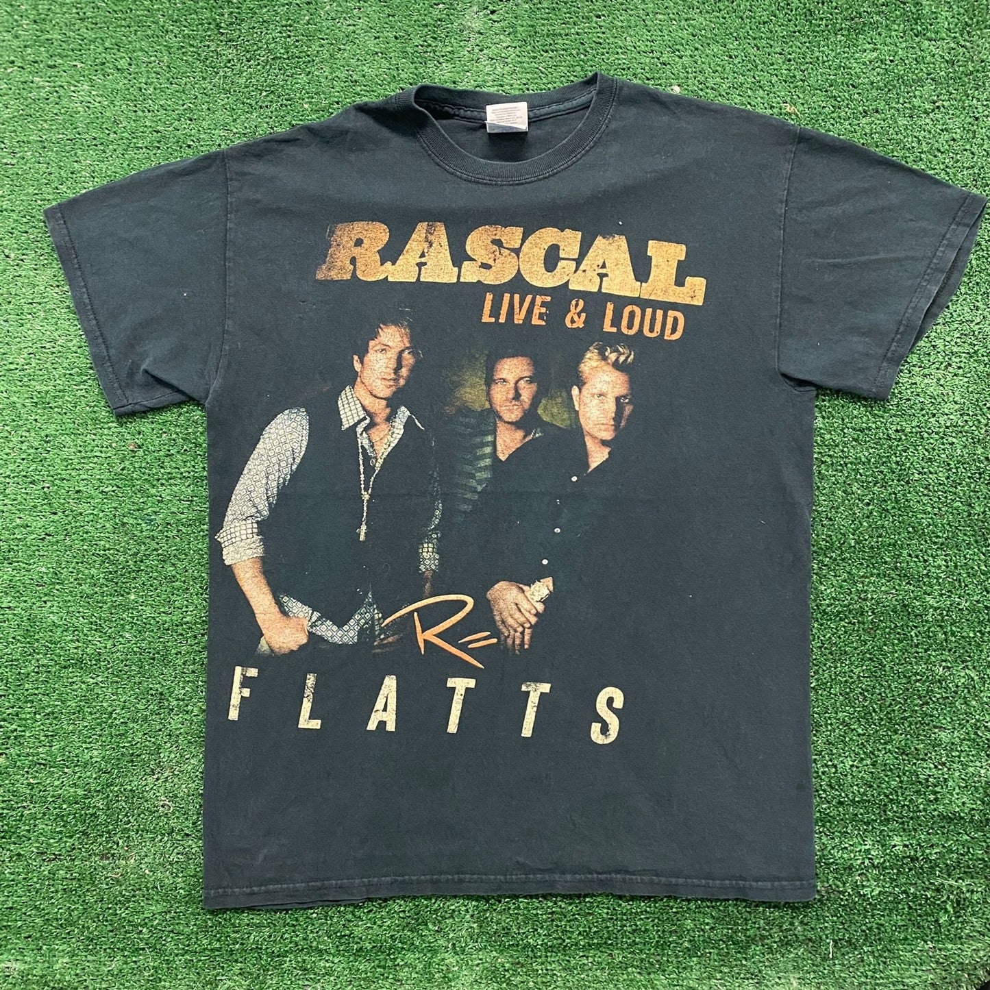 Vintage Y2K Sun Faded Rascal Flatts Country Band T-Shirt