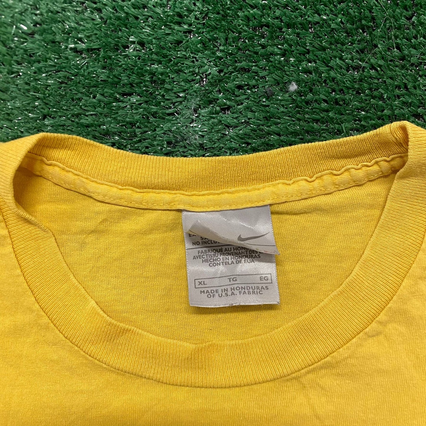 Vintage Y2K Nike Swoosh Basketball Athletic Baggy Yellow Tee