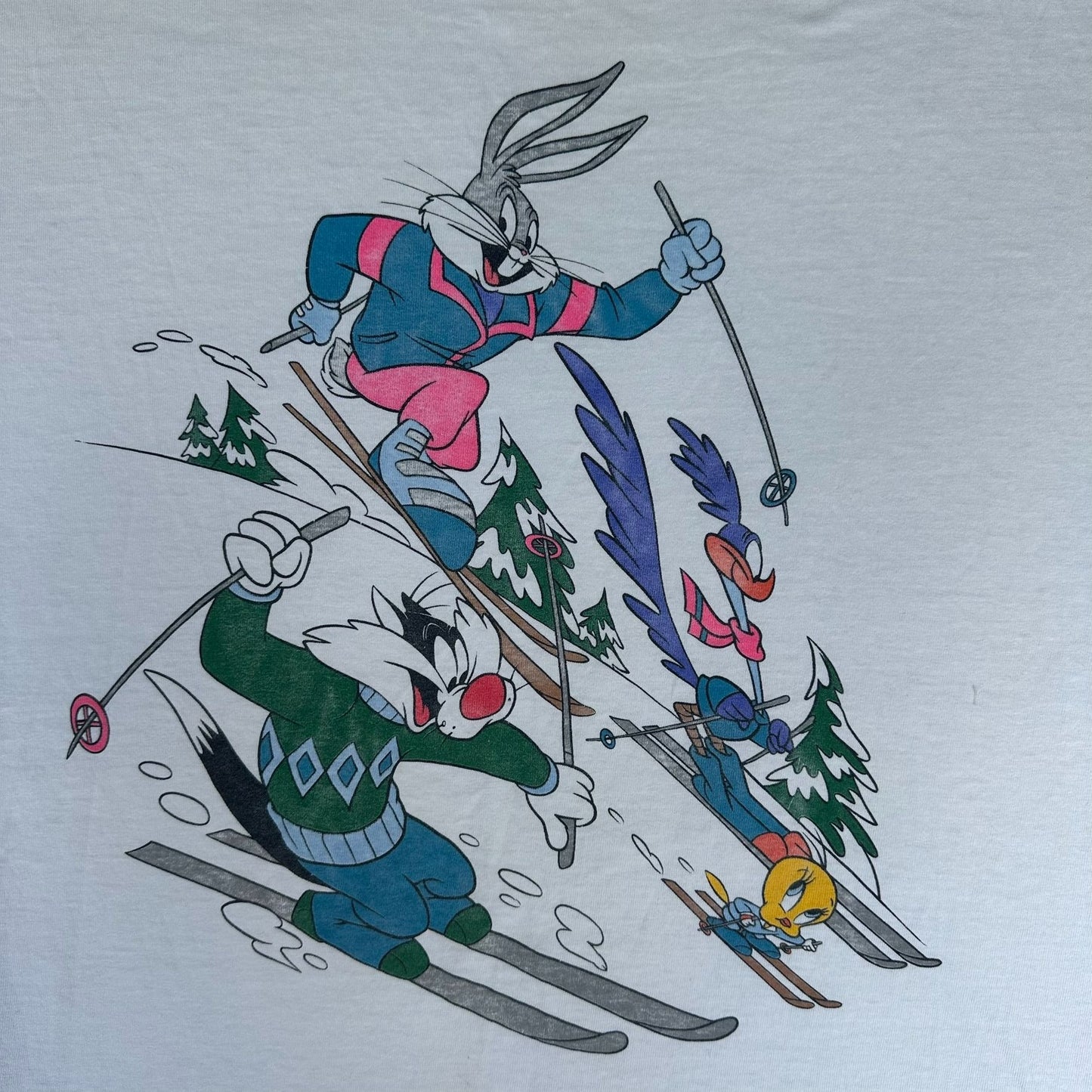 Vintage 90s Looney Tunes Skiing T-Shirt White XL Bugs Bunny Tweety Road Runner