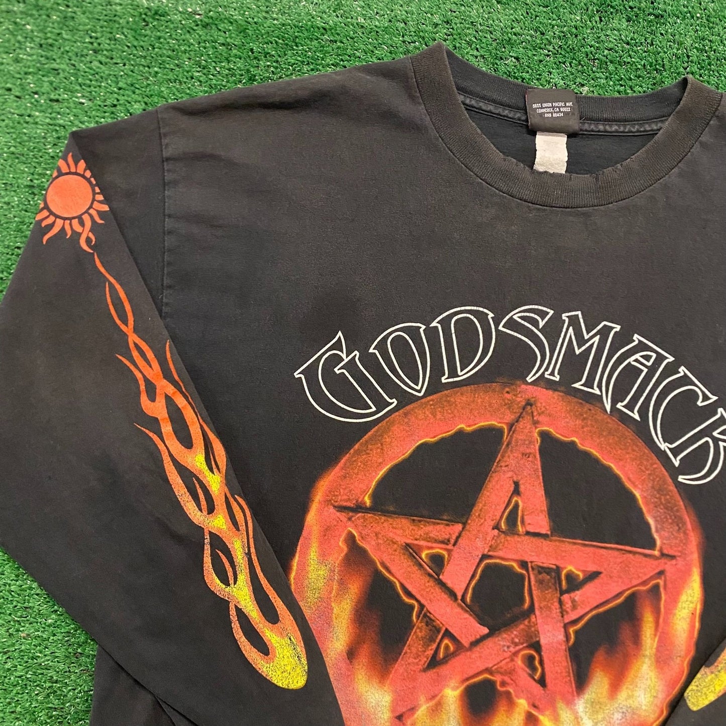 Godsmack Pentagram Sun Vintage Heavy Metal Band T-Shirt