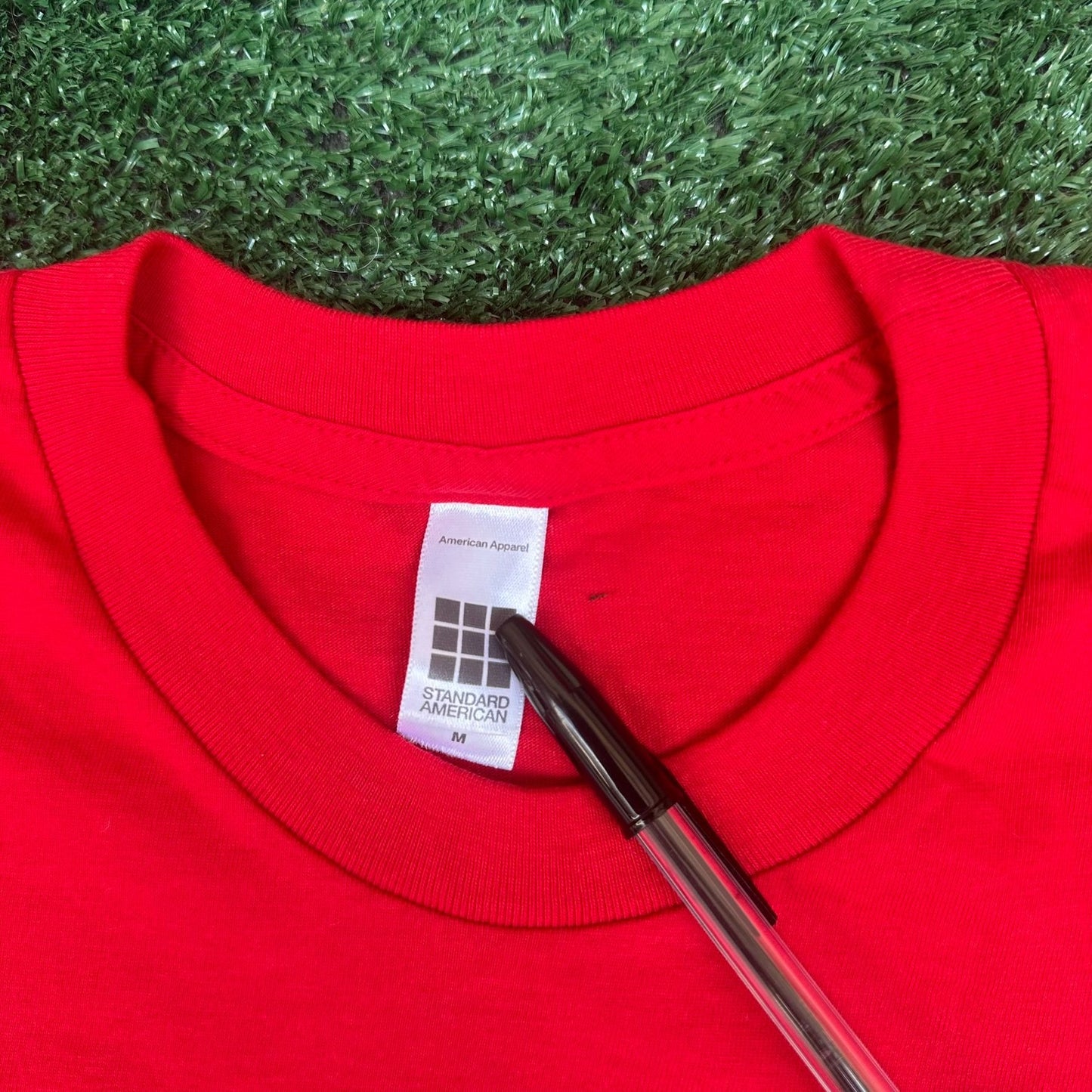 Vintage Y2K Apple Store Employee T-Shirt Red S iMac Macintosh iPhone Retro Tech