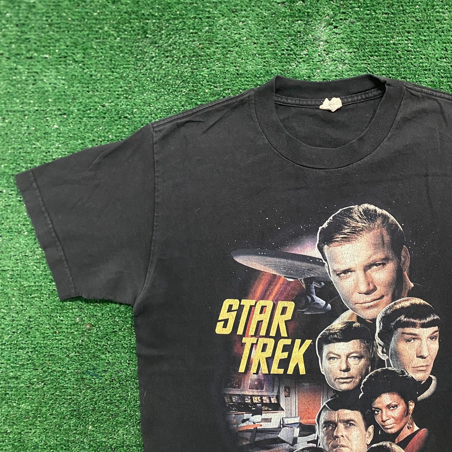 Vintage Y2K Star Trek Cast Essential Nerd Geek Movie T-Shirt