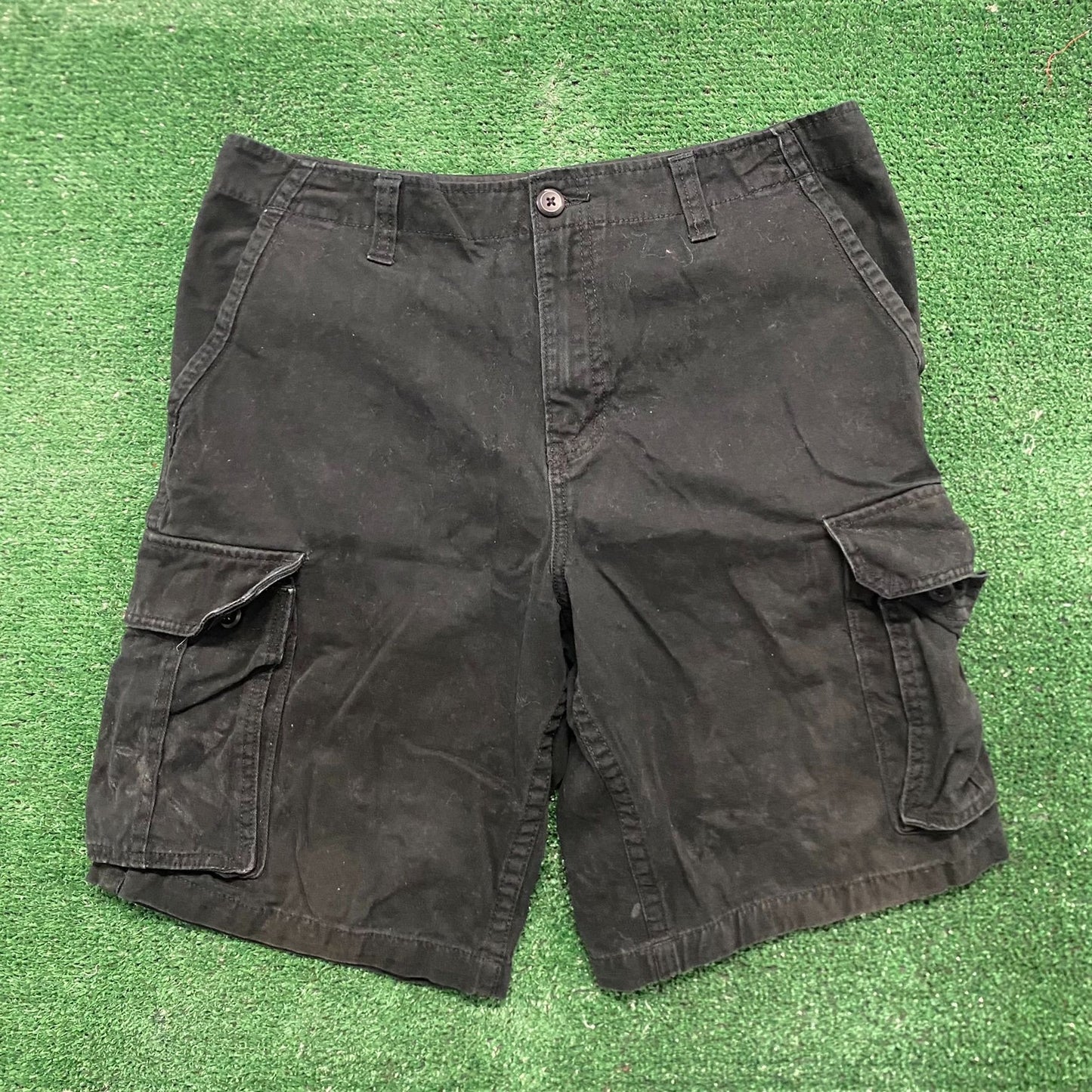 Vintage Y2K Essential Black Utility Cargo Shorts