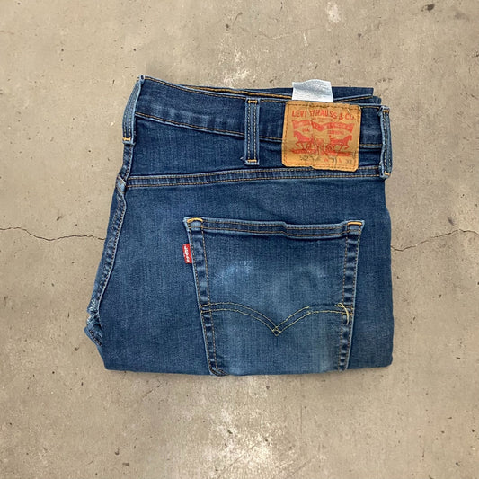 Vintage Y2K Levi's 502 Taper Fit Essential Denim Jeans