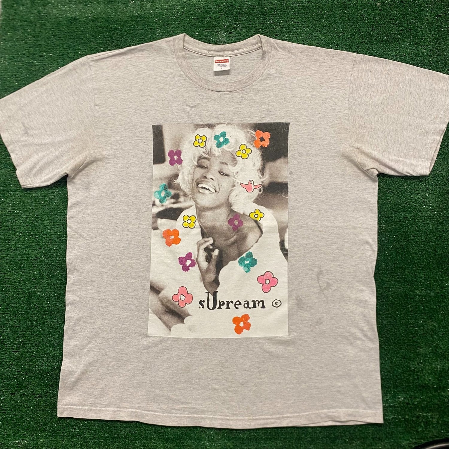 即発送可能ですSupreme Naomi Tee s - Tシャツ/カットソー(半袖/袖なし)