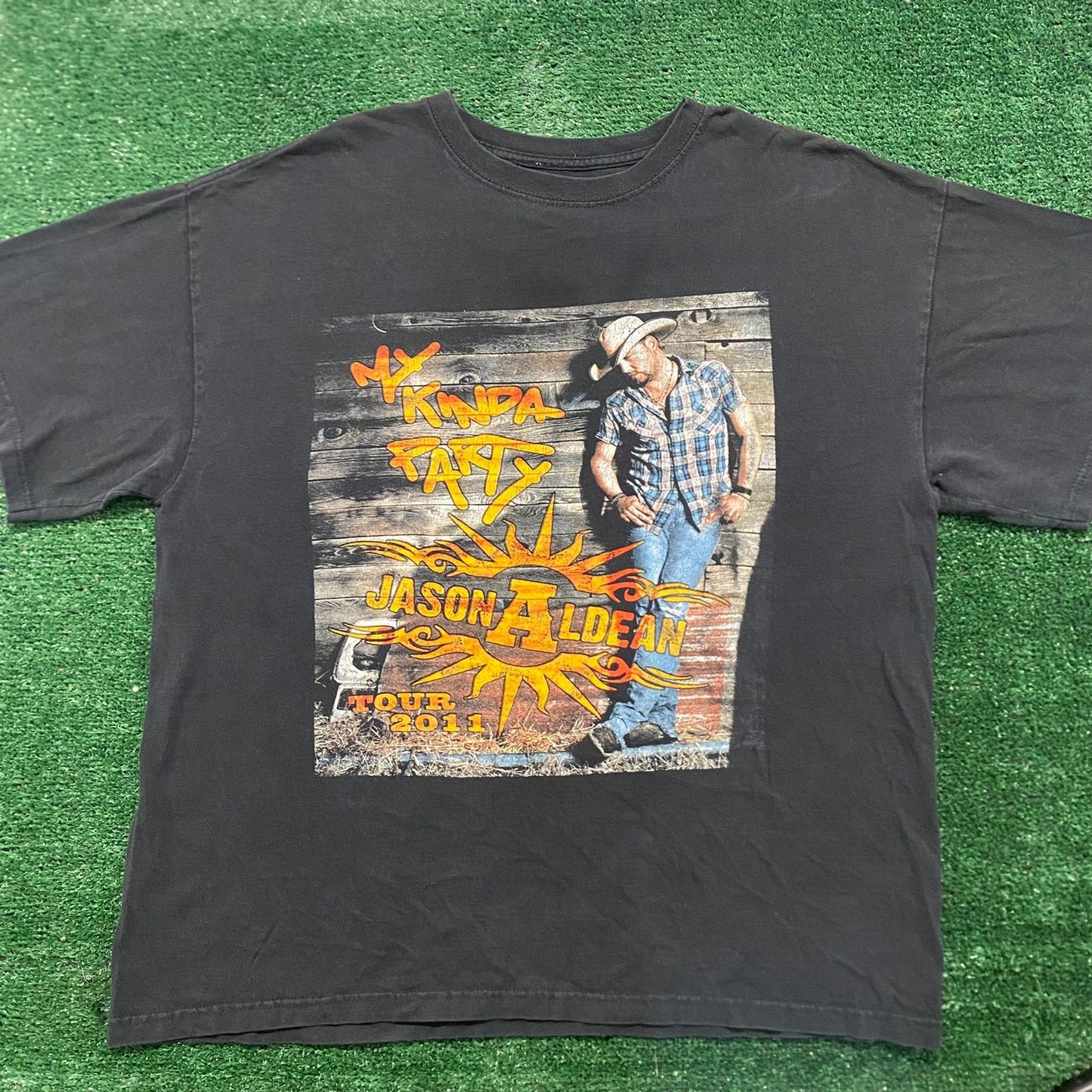 Vintage Y2K Jason Aldean Party Tour Country Music Band Tee