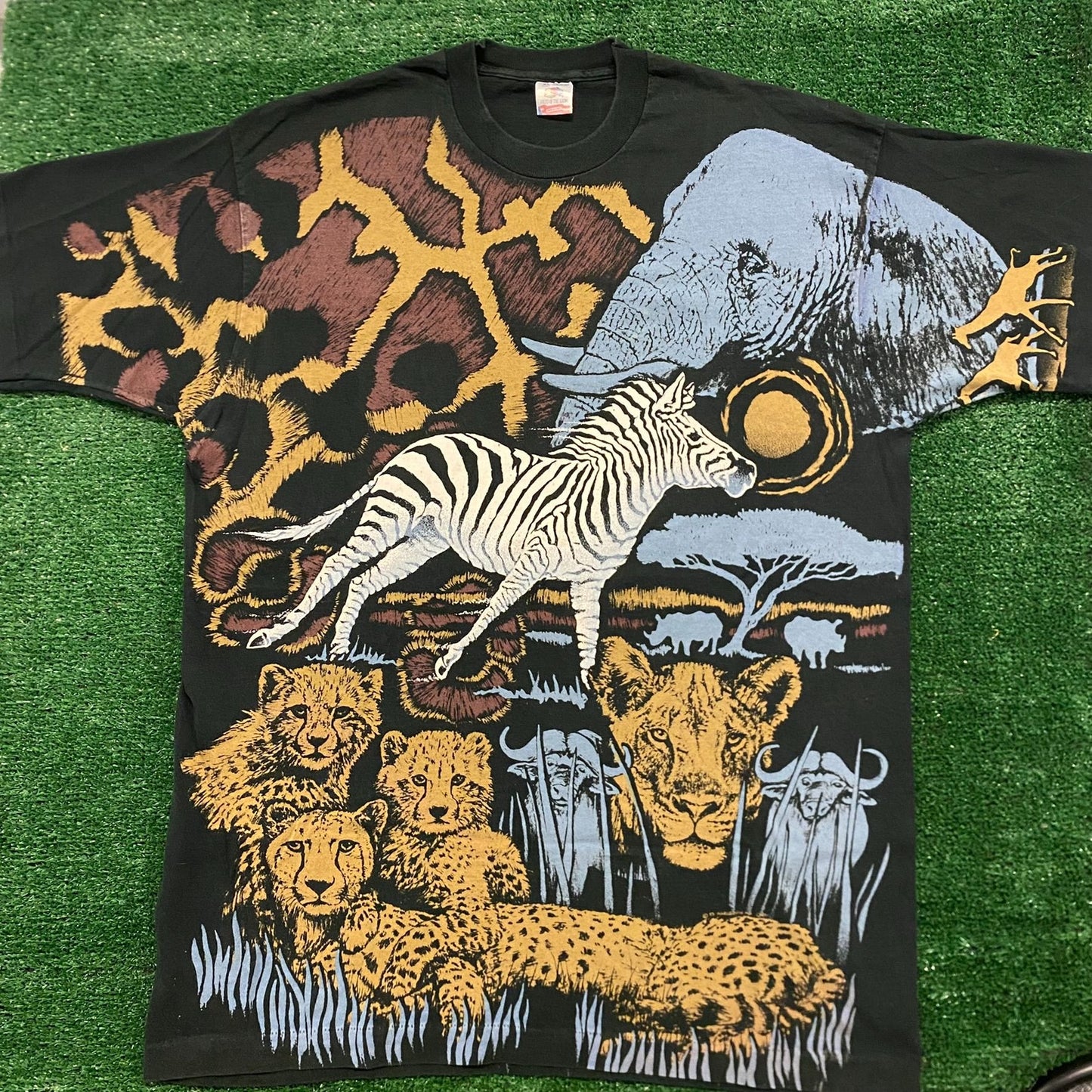 Animals Nature Wildlife Vintage 90s AOP Artwork T-Shirt