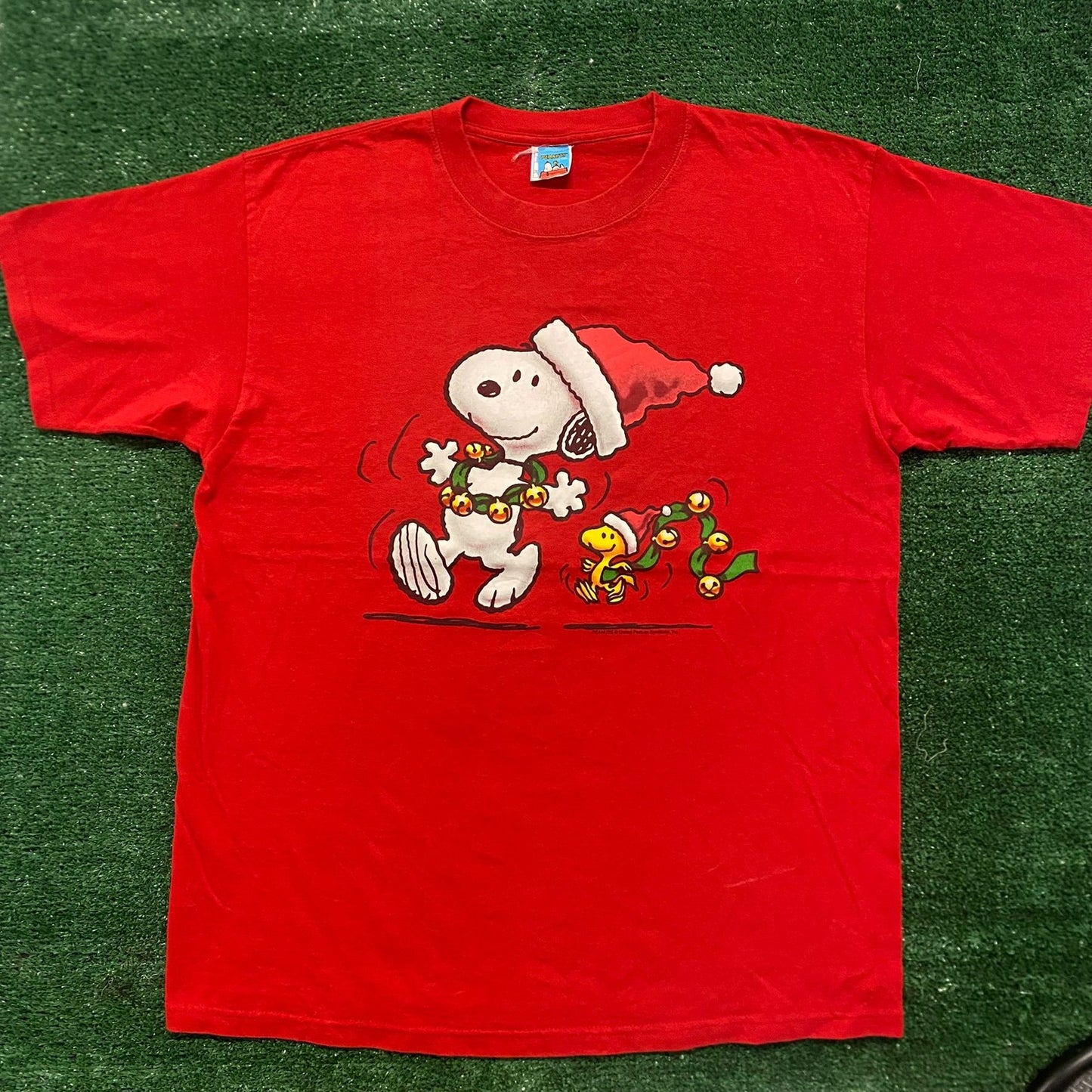 Vintage Y2K Peanuts Snoopy Woodstock Christmas Comic Tee