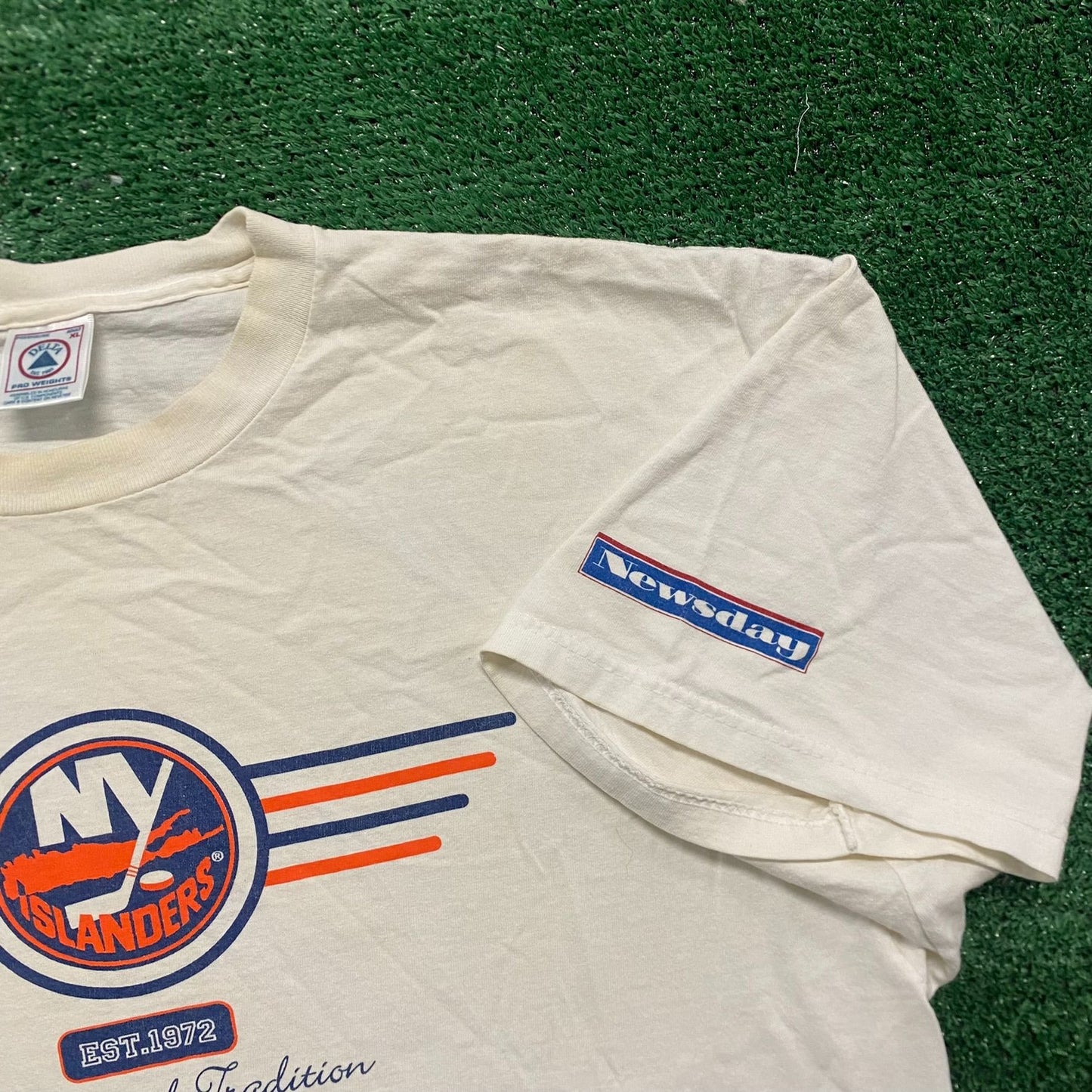 Vintage 90s New York Islanders NHL Hockey Baggy Sports Tee