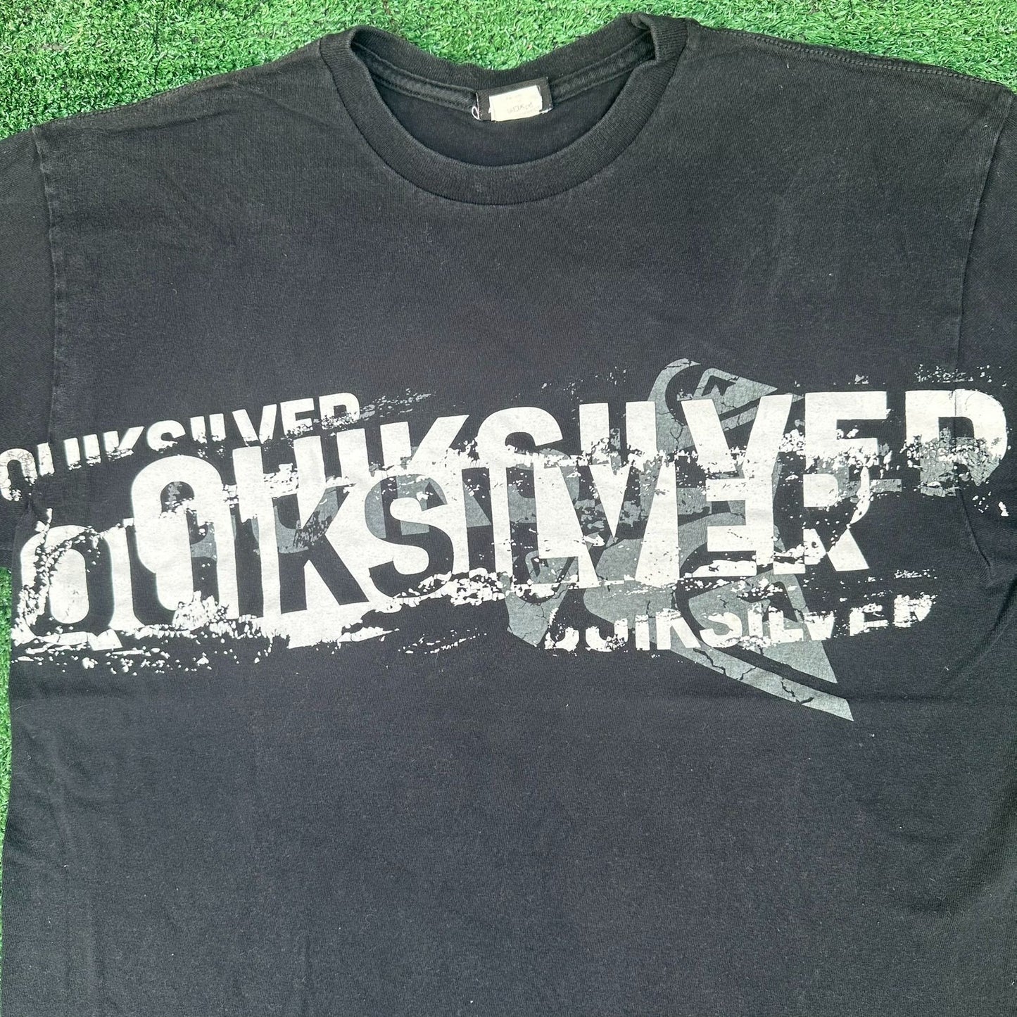 Vintage Y2K Quiksilver Big Print T-Shirt Surf Skate Faded Black M Streetwear