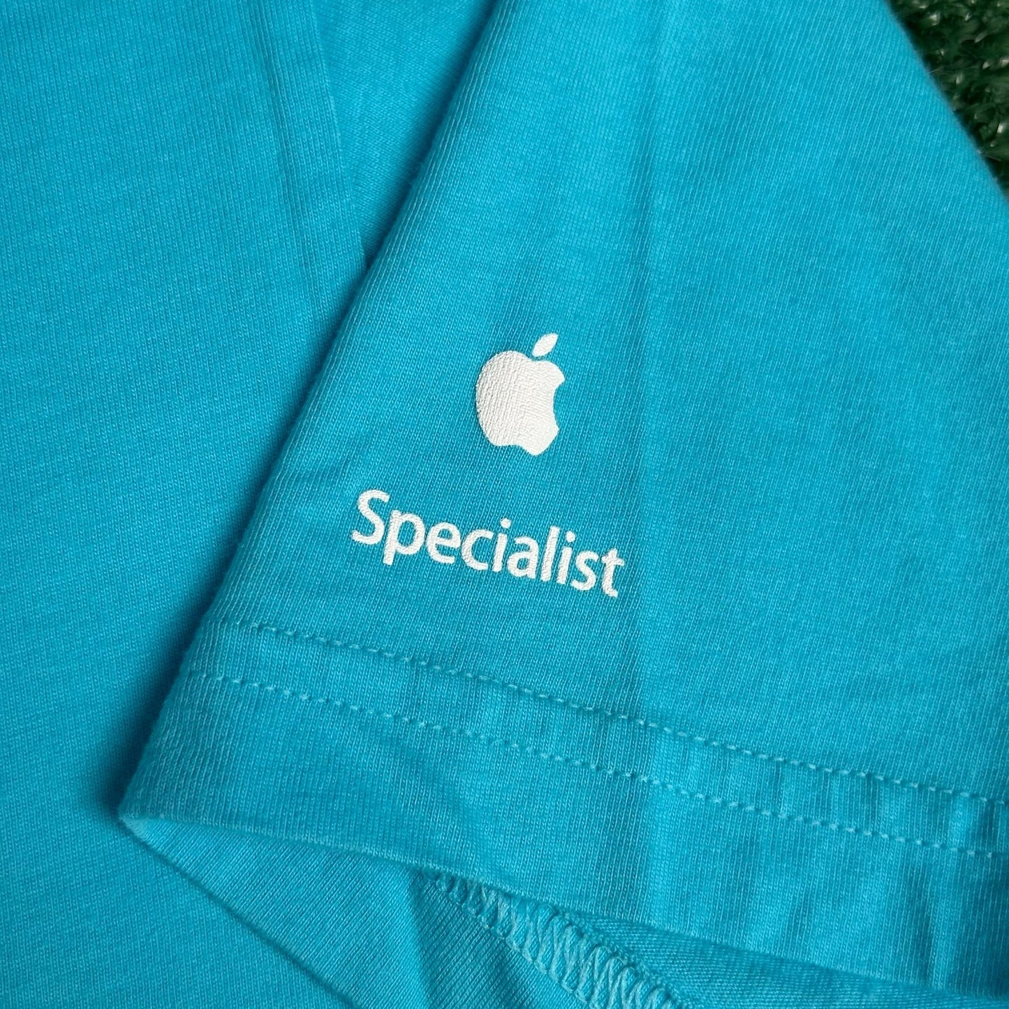 Vintage Y2K Apple Store Employee T-Shirt iPhone iPod Mac Promo Quote Blue S