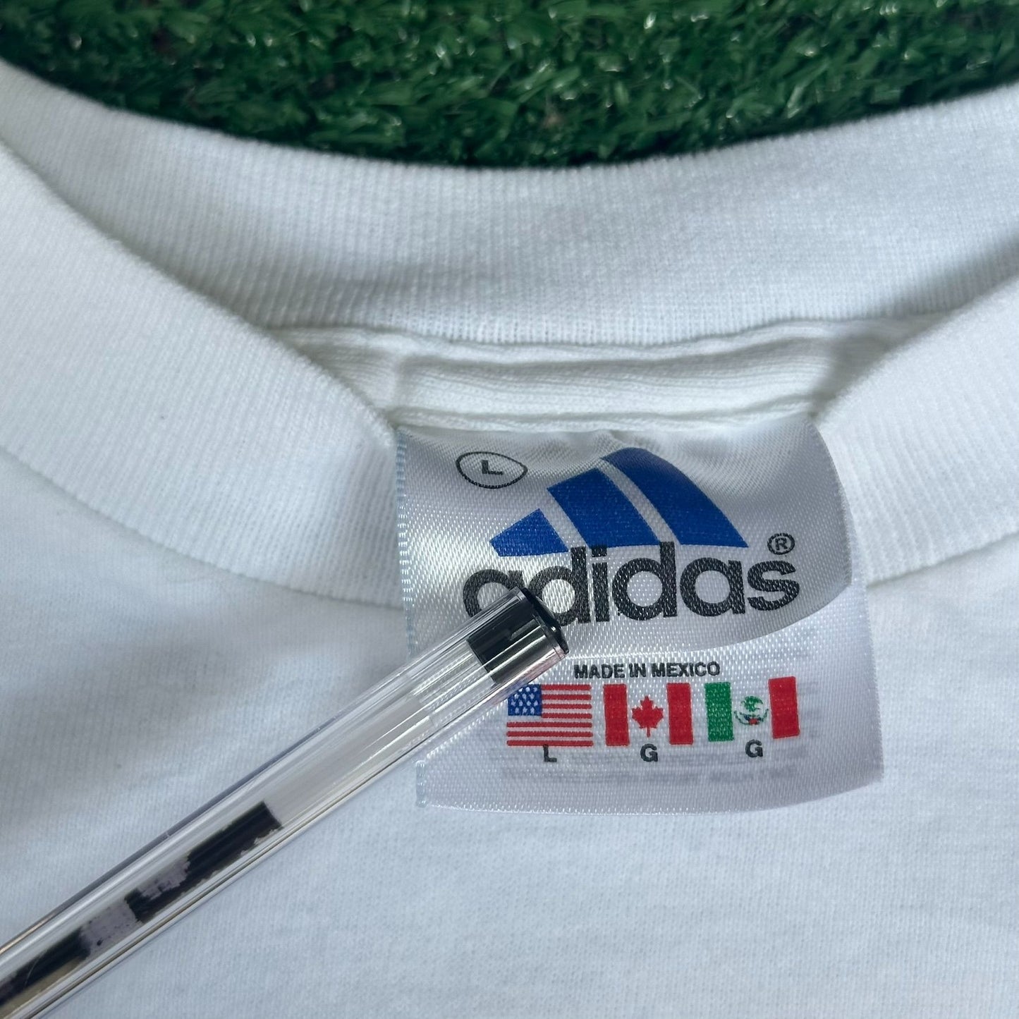 Vintage Y2K Adidas Notre Dame T-Shirt 3 Stripes Collegiate L White NCAA Sporty