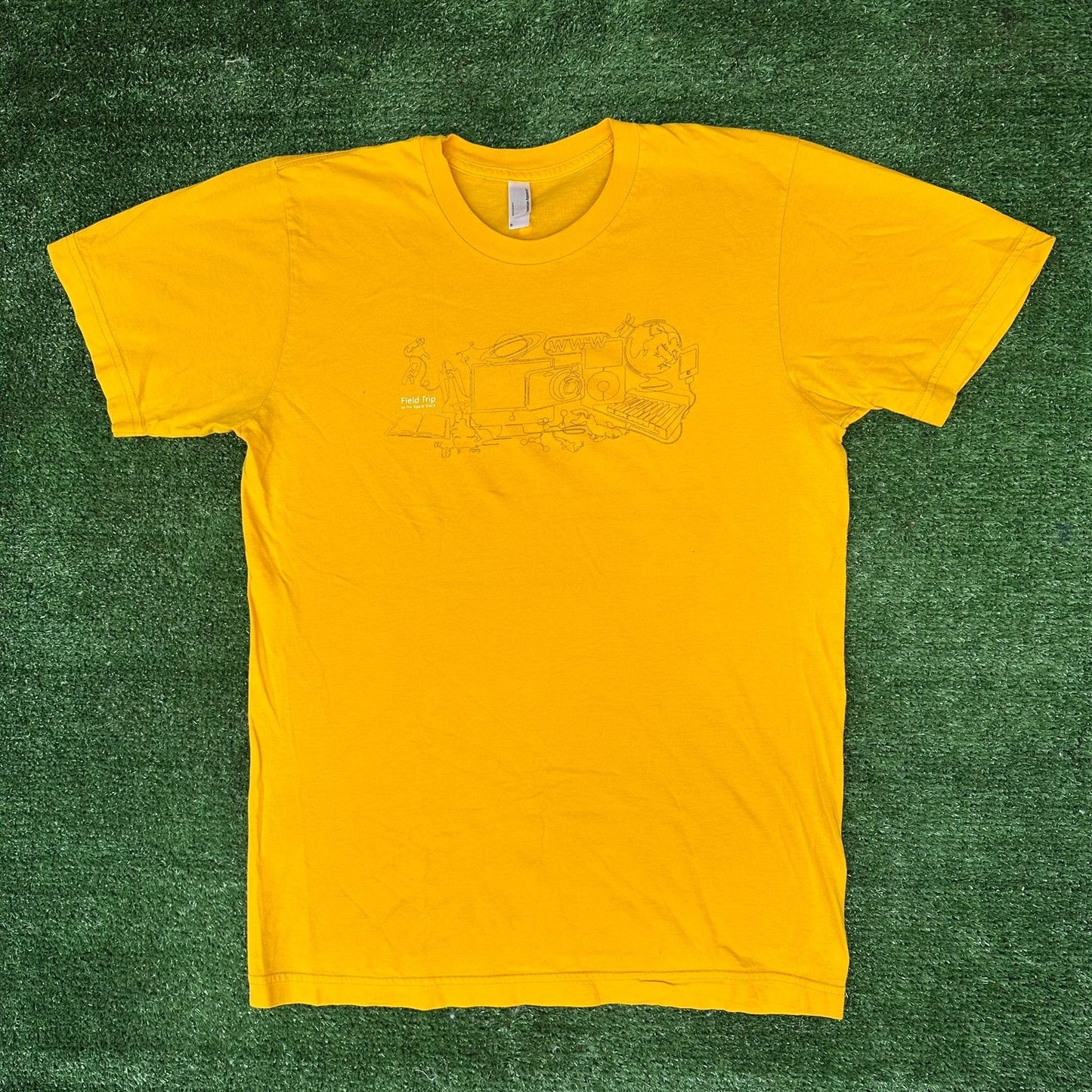 Vintage Y2K Apple Store Field Trip T-Shirt iMac iPhone iPod Tech Promo Yellow S