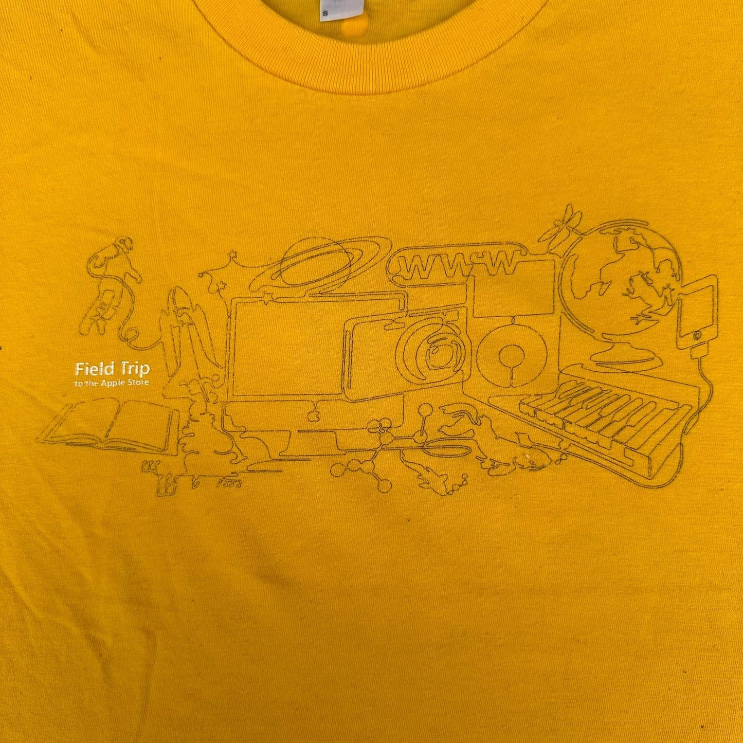 Vintage Y2K Apple Store Field Trip T-Shirt iMac iPhone iPod Tech Promo Yellow S