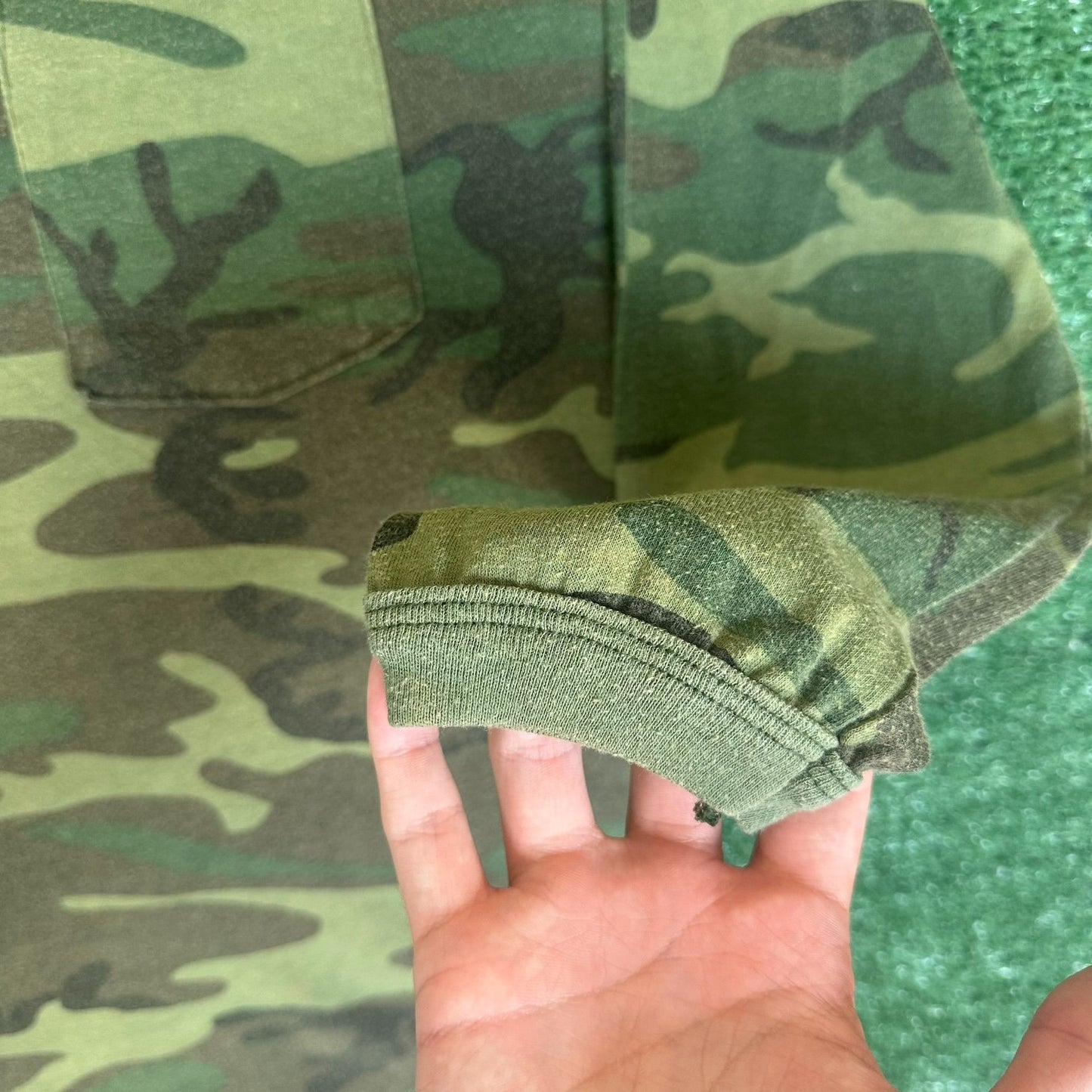Vintage 90s Green Woodland Camo T-Shirt Grunge Punk Army Military Single Stitch