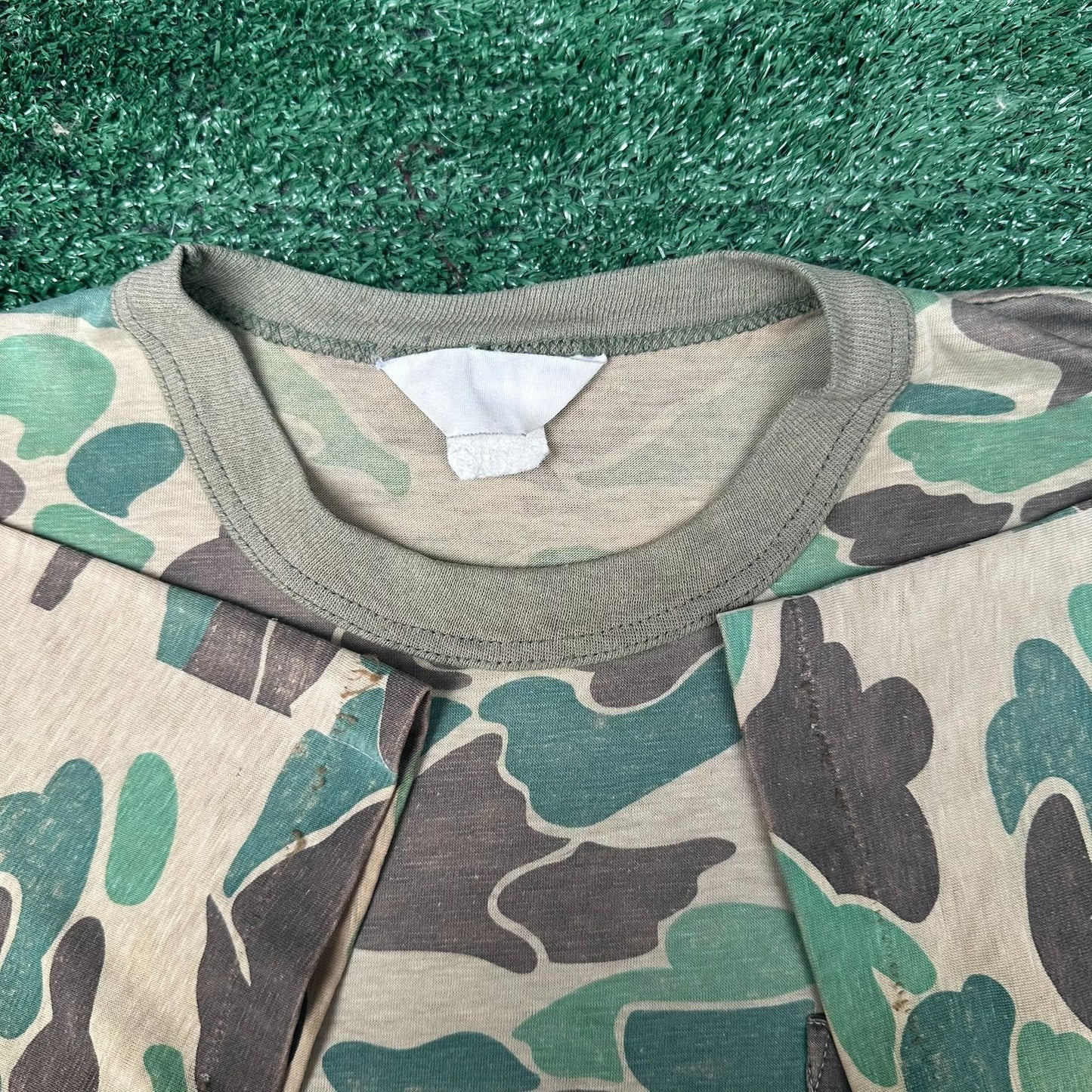 Vintage 80s Duxbak Duck Camo T-Shirt Paper Thin Single Stitch Frogskin S/M
