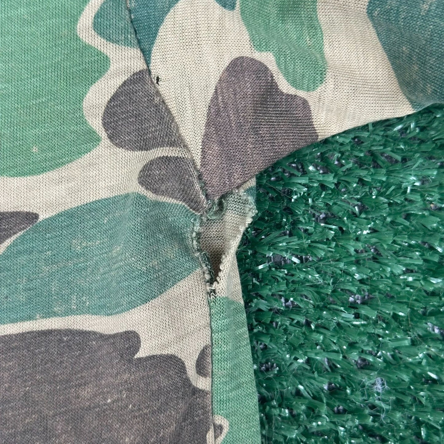 Vintage 80s Duxbak Duck Camo T-Shirt Paper Thin Single Stitch Frogskin S/M