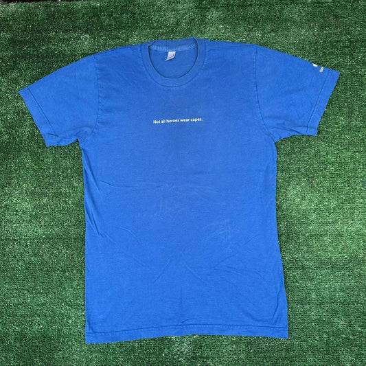 Vintage Y2K Apple Store Genius Quote T-Shirt Blue S Not All Heroes Wear Capes