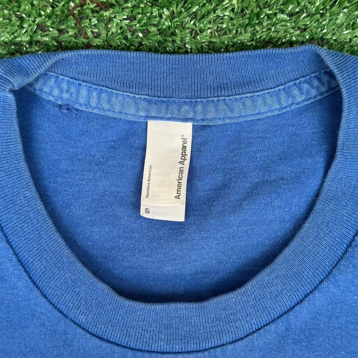 Vintage Y2K Apple Store Genius Quote T-Shirt Blue S Not All Heroes Wear Capes