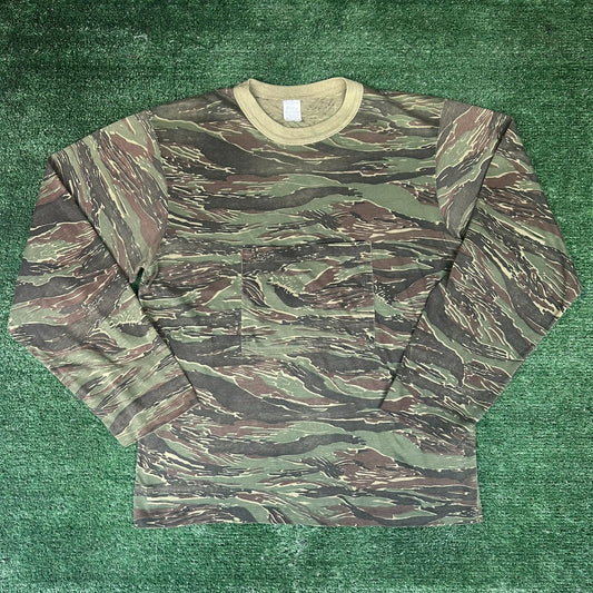 Vintage 80s Tiger Stripe Camo T-Shirt Single Stitch Vietnam Gorpcore Grunge S/M
