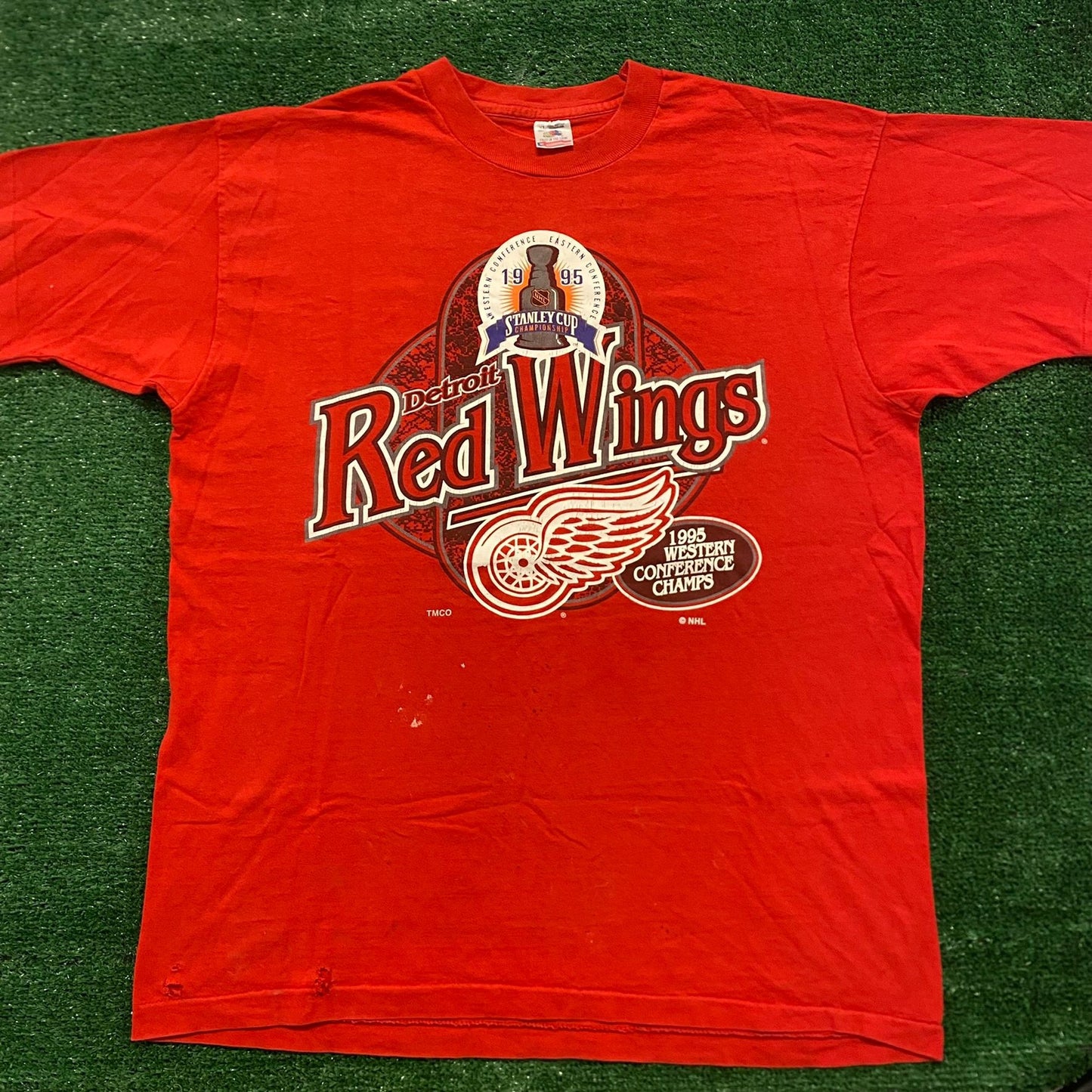Detroit Red Wings Vintage 90s Hockey T-Shirt