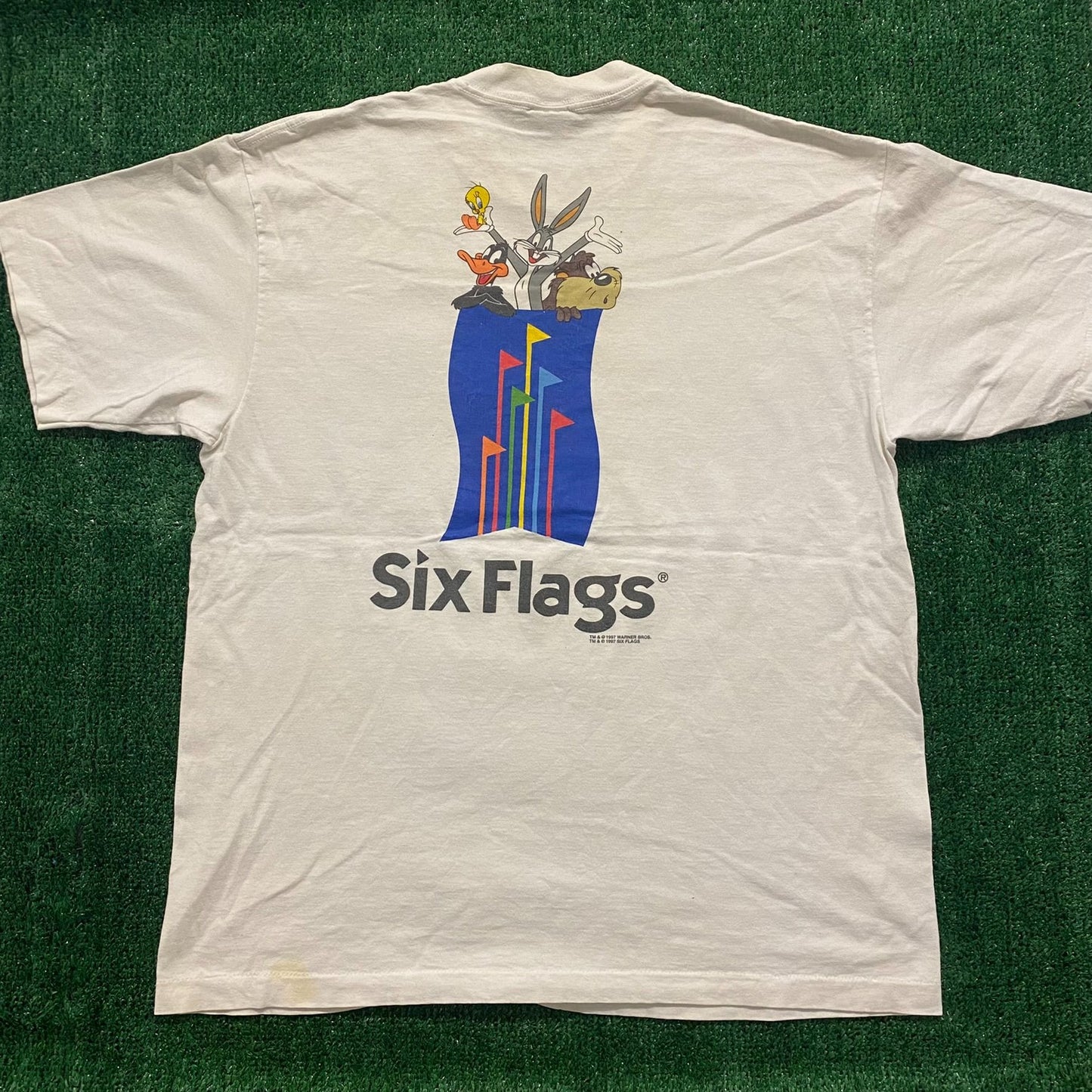 Six Flags Looney Tunes Vintage 90s T-Shirt