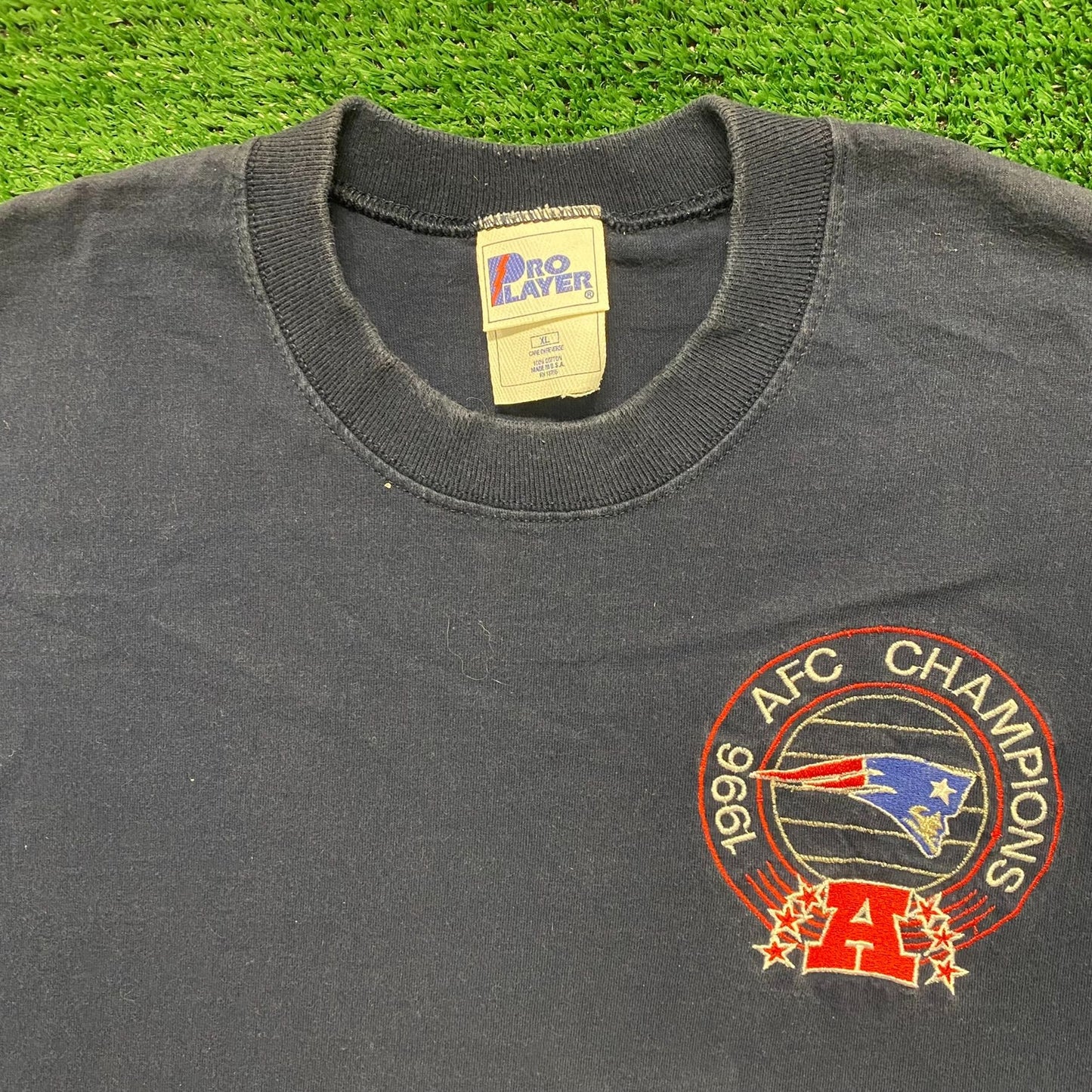 New England Patriots Vintage 90s NFL Football T-Shirt