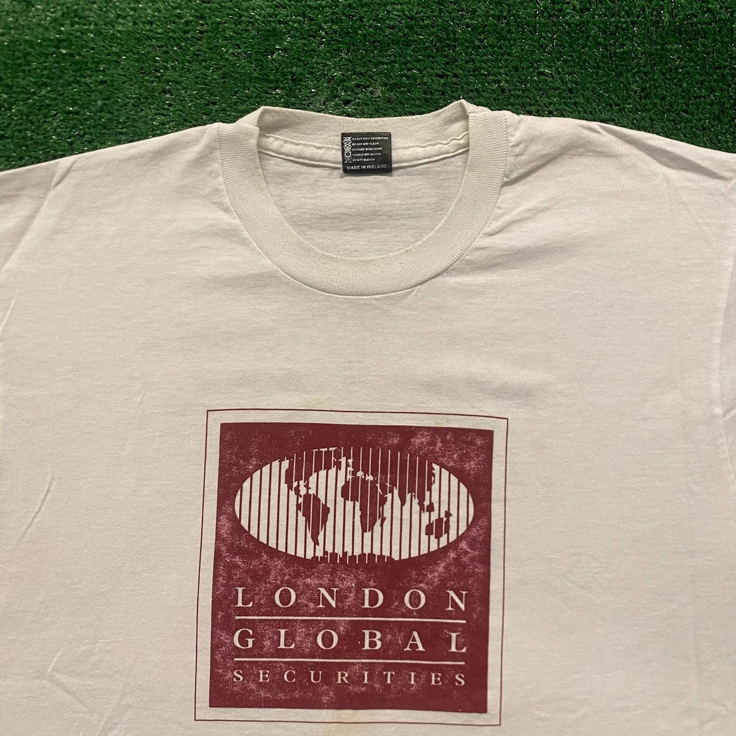 London Global Finance Vintage 90s Business Economy T-Shirt