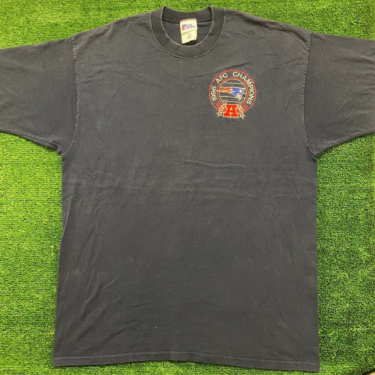 New England Patriots Vintage 90s NFL Football T-Shirt