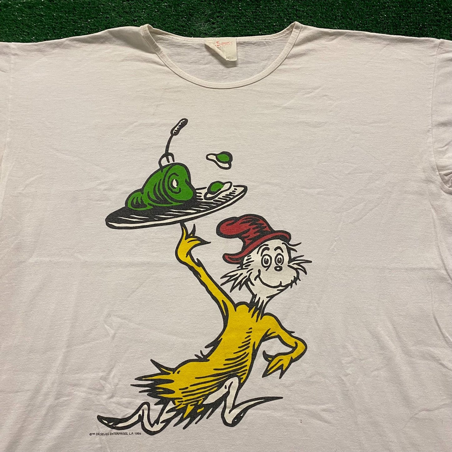 Dr. Seuss Green Eggs Vintage 90s Cartoon T-Shirt