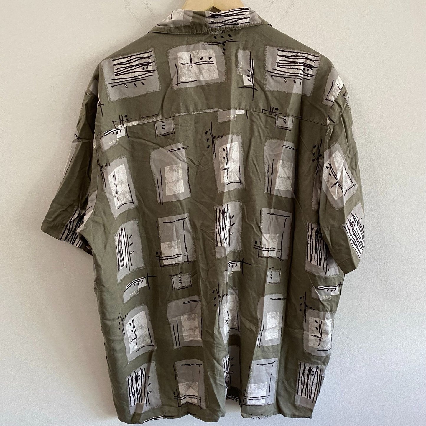 Vintage Crossings Abstract Geometric S/S Shirt