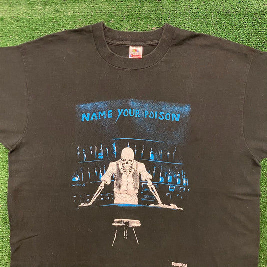 Fashion Victim Skull Bartender Vintage 90s T-Shirt