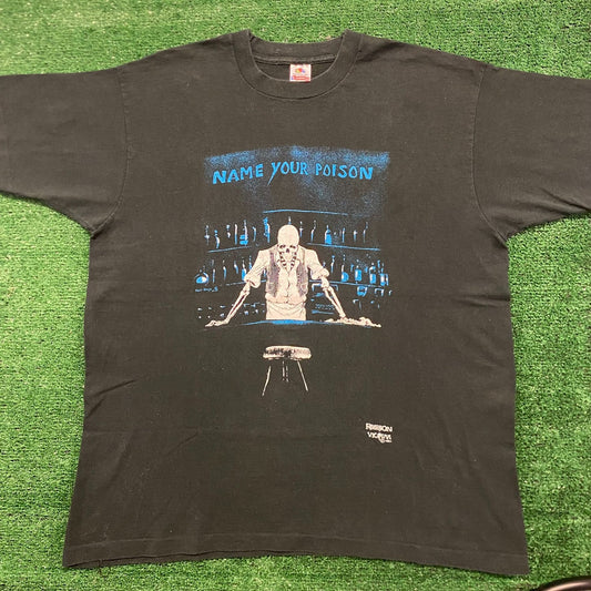 Fashion Victim Skull Bartender Vintage 90s T-Shirt