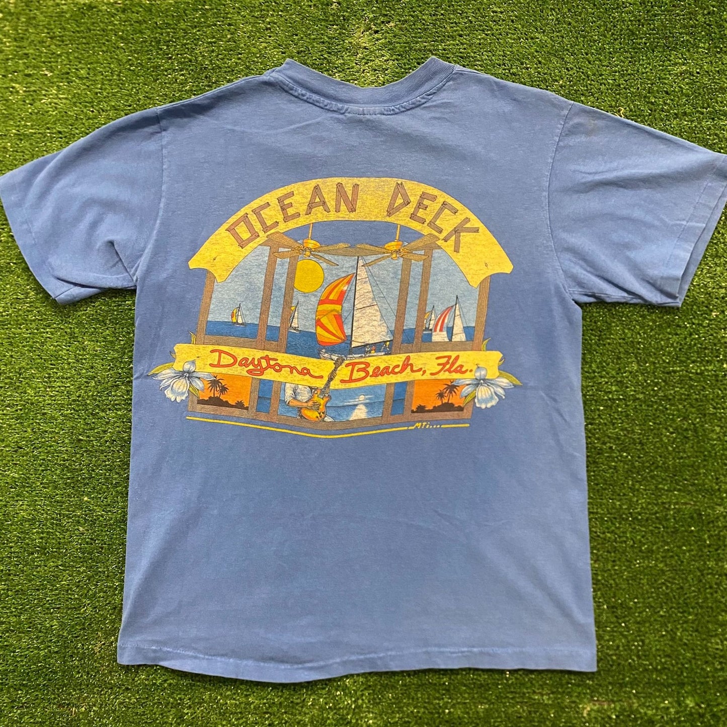 Daytona Ocean Deck Sailboat Vintage 90s T-Shirt