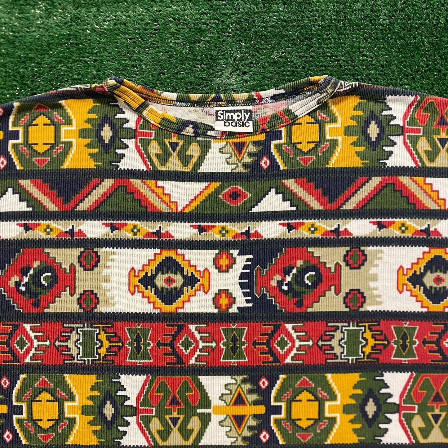 Vintage 90s Essential Aztec Geometric T-Shirt